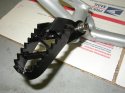 Husky Foot Pegs 003.jpg